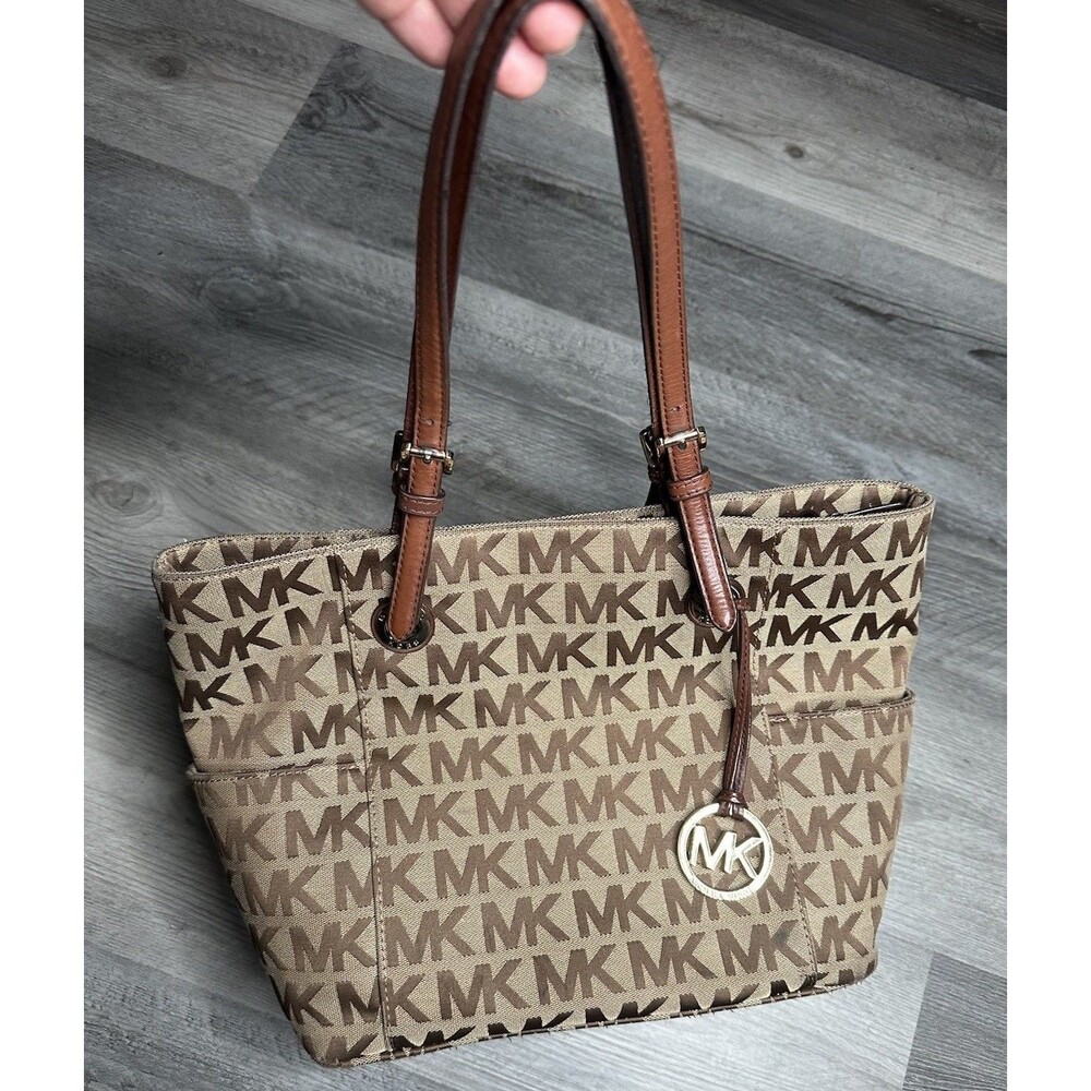 Michael Kors Jet Set Signature East West Large Top Zip Tote Camel Brown Bag